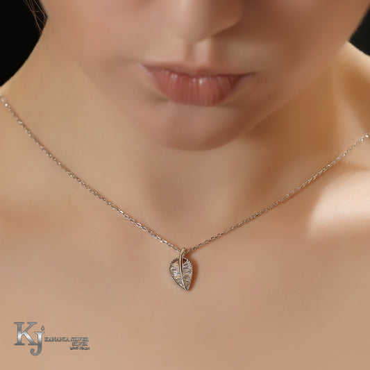 925 Sterling Silver Baguette Cut Leaf Necklace – Sparkling Zirconia Single Botanical Pendant