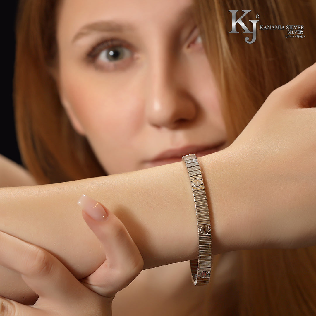 925 Sterling Silver Textured Ribbon Love Bangle – Ribbed Screw Motif Iconic Geometric Statement Cuff Bracelet